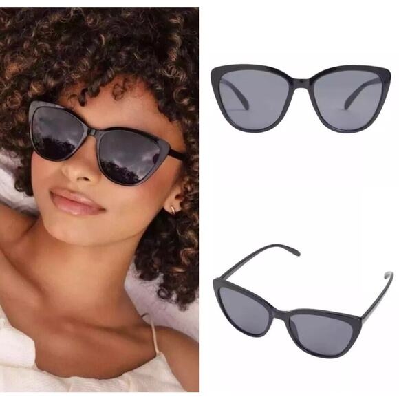 NWT Rachel Zoe Nina Black Cat Eye Sunglasses With Case NIP